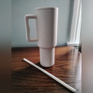 40 oz tumbler with straw